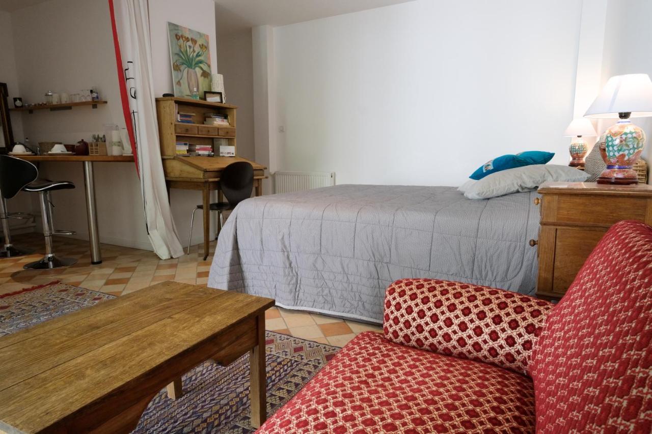 Le 3 Rue Grande Bed & Breakfast Moret-sur-Loing Exterior photo